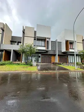 Rumah Baru 2 Lantai di Jalan Boulevard Eldora Suvarna Sutera