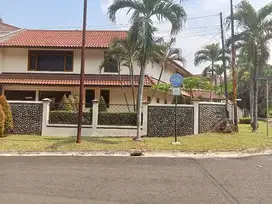 rumah di pusat Jakarta Selatan area tenang