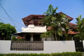 Dijual Rumah Siap Huni Posisi Hook di Bintaro