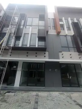 DI SEWAKAN RUKO CAMPTON BSD blok B