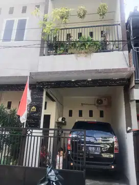 Rumah 2 lantai luas 84 m2 harga 850 juta di Rewwin Waru, Sidoarjo