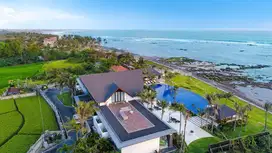 BEACHFRONT VILLA FOR SALE AT CEMAGI