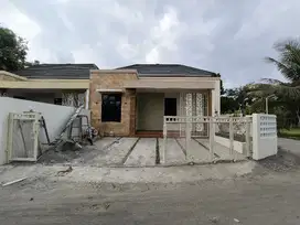 dijual rumah cantik di jakal km 12 selatan kampus uii jakal