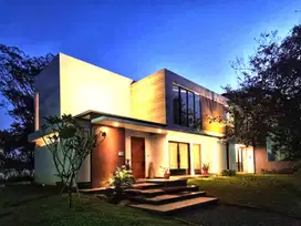 Rumah Minimalis Dekat Danau Dan Club House di Kawasan Elite Bsd