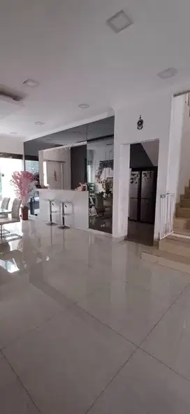 JUAL RUMAH BOULEVARD GREEN LAKE CITY TGR BANTEN