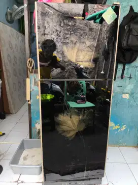 Kulkas Polytron 2 pintu
