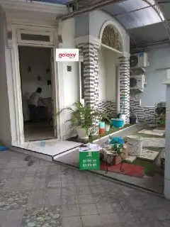 Rumah Siap Huni di Palm Spring Regency, Jambangan strategis (code:DVO)