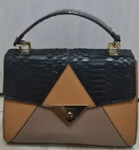 Tas Donini Istimewa