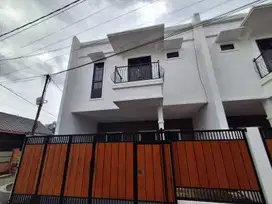 Rumah Mewah 2 Lantai di Bogor Siap Huni View Pegunungan