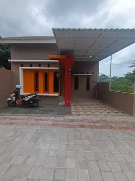 RUMAH BARU CANTIK FRESH - TATA RUANG LEGA NYAMAN DI SUMBERADI MLATI