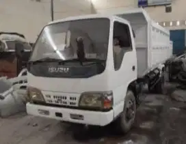 Di jual cepat Isuzu Dumtruck 2014