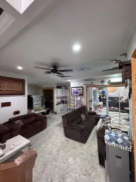 Rumah 3 Lantai Furnished Di Cluster Sheffield Greenwich BSD