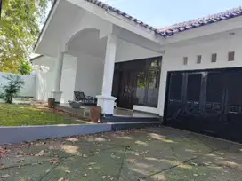Rumah swimpool Bangka raya Kemang