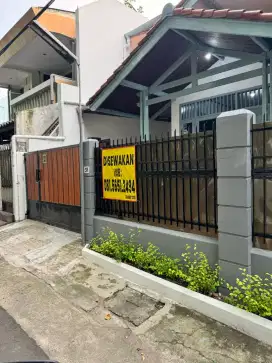 Disewakan rumah untuk Kantor atau hunian