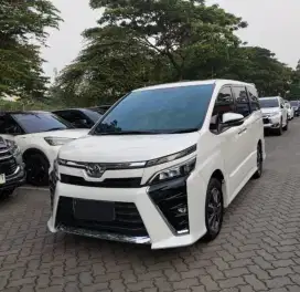 Voxy 2019 Putih Tgn 1 Low km