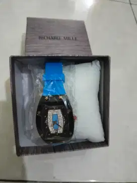 Jam tangan wanita merek Richard Millie