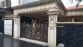 Rumah di Jatiwaringin