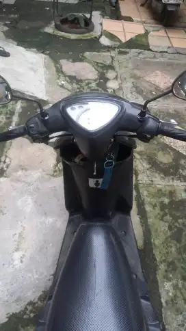 Mio smile 2012 hitam