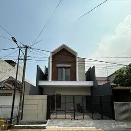 Dijual Rumah Modern Tropical Rungkut Surabaya