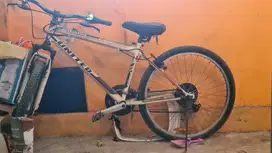 Sepeda gunung united murah jual preloved.