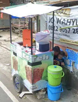 Di jual gerobak es teh
