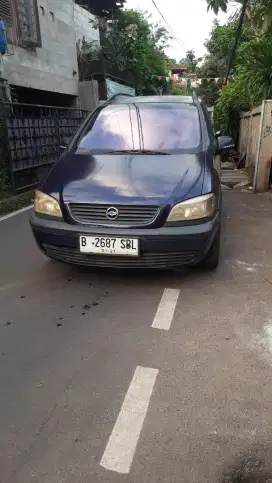 Chevrolet Zafira 2001 matic, mobil 3 baris