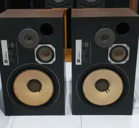 Speaker Merk JBL model L 100 Century