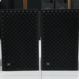 Speaker merk JBL model L 166
