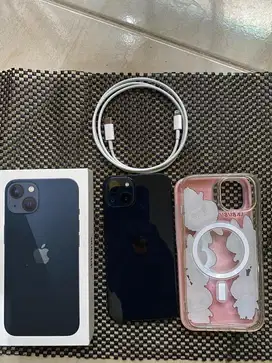 Iphone 13 128 gb hitam garansi ibox sampai januari 2026