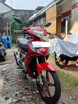 Jupiter MX preloved 2006 merah menyala