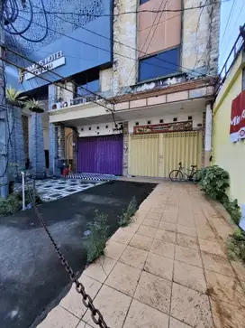 Ruko bangunan 3 lantai lokasi Tuban Kuta