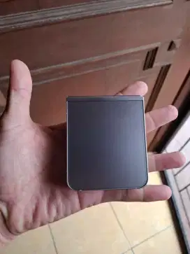 Samsung Flip 6 12 / 256 GB