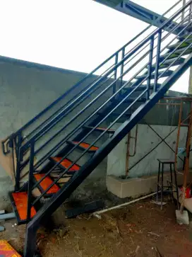Tangga trap besi galvanis
