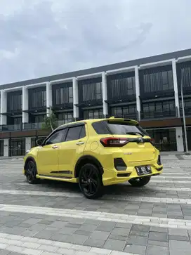 Toyota Raize GR Turbo 1.0cc Kuning
