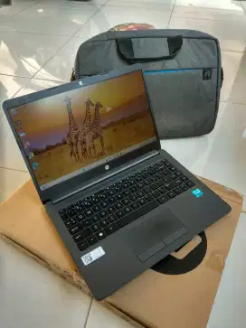 LAPTOP HP 240 G8 MULUS Like New SIAP PAKAI MALANG