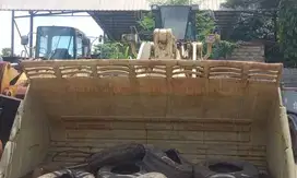 Dijual Wheel Loader Komatsu model WA600-1