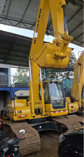 Dijual Excavator Komatsu PC200-8 Tahun 2012