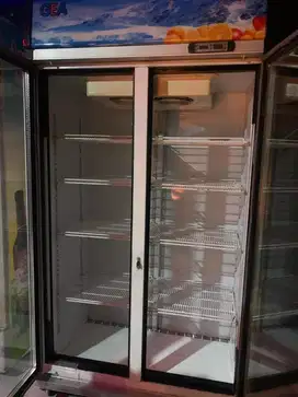 DIJUAL SHOWCASE 2 PINTU