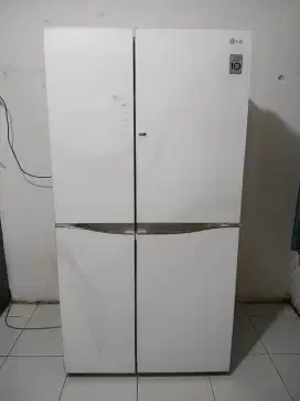 Dijual kulkas side by side LG