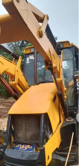 Dijual Backhoe Loader JCB 3CX Tahun 2009