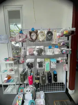Rak Aksesoris Tiang Mundo Kaki Ram
