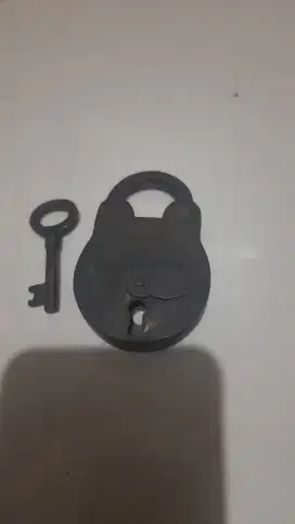 Gembok antik jadul kuno