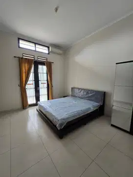 Sewa Rumah Keren Kota Baru Parahyangan Full Furniture