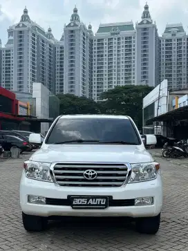 Toyota landcruiser V8 2012
