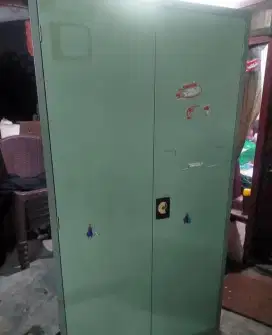 Lemari besi masih bagus