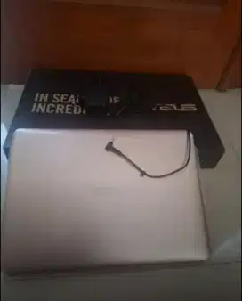 LAPTOP ASUS PINK