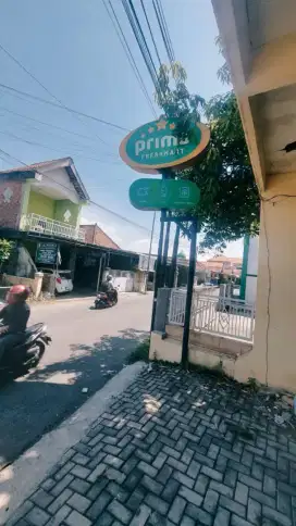 Dikontrakkan toko dipinggir jalan raya Sugihwaras Candi Sidoarjo