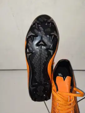 Dijual sepatu bola merk spec speedkills