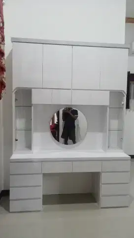 LEMARI VAJU RIAS MINIMALIS