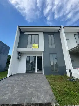 Rumah 2 Lantai Baru HGB di Pakuwon City Suvadiva Siap Huni